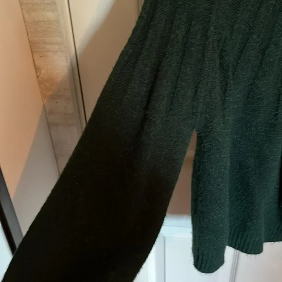 Sweater - Picture 3 of 4